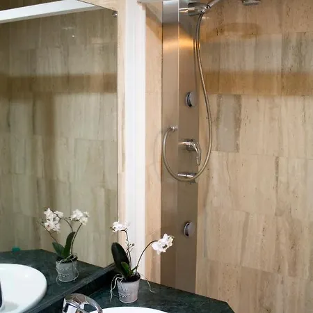 Centro Historico Catedral Carril Del Picon. Parking Opcional